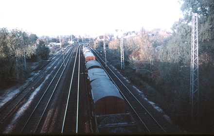 An dieser Stelle wird der S-Bahnhof Ginnheim entstehen. Das Abstellgleis das gerne fr die Zuckerrbentransportwagen genutzt wurde war noch nutzbar. Gterverkehr 1974