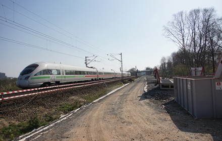 Richtung Bockenheim geblickt ist im April 2020  nichts weiter wie eine Baustrae zu sehen.