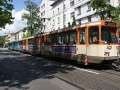 Ptb 710 in Ursprungslackierung an der Station Glauburgstrae