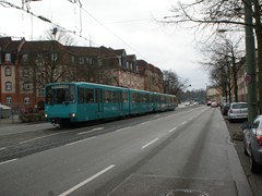 Auch das Stück Eckenheimer Landstraße nördlich des Marbachweges, Zufahrt zum Depot Eckenheim ist eine Betriebsstrecke.