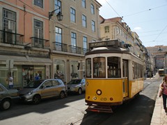 Linie 12 verlässt den Figueira Richtung Martim Moniz....