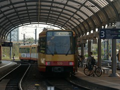 Verlassen wir den Albtalbahnhof mit der S1 Richtung Ettlingen...