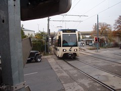 Zug der Wiener Lokalbahn vom Typ 400 Bombardier / Siemens