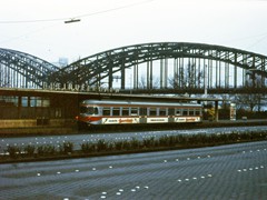 Silberpfeil am Rheinuferbahnhof in Köln