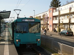 Erst im Jahr 2013 kommt es zu dem ersten Einsatz echter Stadtbahnwagen vom Typ U-2 auf der Linie U6.
Für nur eine Woche, anlässlich des Deutschebn Turnfestes 2013.
Auf den Zielbändern der U-2 Wagen war wohl noch Platz für den Zusatz "Praunheim".