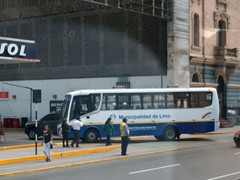 Lima hat auch normale städtische Busse.