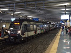 Ein "ETR 211 Metrostar" von Stadler in der Station Gabrialdi