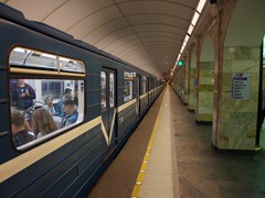 Bahnsteig der Station Admiralteiskaja
