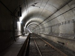 Blick zurück. In der Senke liegt die Station Schweizer Platz.