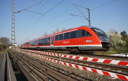 ... auf dem Stockheimer Lieschen. Selten als Drilling unterwegs. Im Jahr 2020 in Zeiten der Corona Pandemie wurden längere Züge eingesetzt,um den Fahrgästen zu ermöglichen auch in den Zügen den Abstand von 1,5 Metern einhaltenzu können.