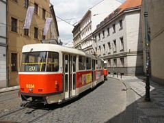 Verlassen wir mit Linie 20 diesen Ort.