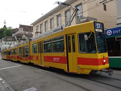 Ein Zug der Baselland Transport AG gebildet aus einem Be 4/8 und einem Be 4/6