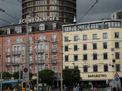 Das "Spinnennetz" der Oberleitung am Hauptbahnhof