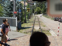 Weiter geht es 5x täglich nach "Maria Himmelfahrt" Links geht es zur Bergstation der Seilbahn nach Bozen hinunter.
