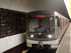 ..führen zum Škoda 81-71M Zug 