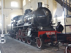 685 068