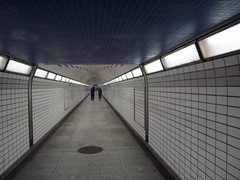 ...der Weg führte durch lange Gänge