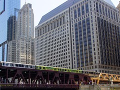 Wells Street mit Doppelstock Brücke