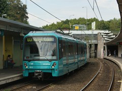 DerAusbau des Abzweigs zum Nordwestzentrum zum Gleisdreieck machte es erforderlich, dass die U3 an einem Wochenende 2010 zur Römerstadt fuhr.