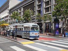 Wagen 1070 an der Station Market / Powell