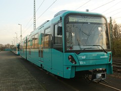 Hier werden auch neue Fahrzeuge angeliefert