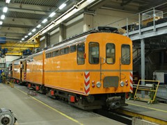 Es ist aber nur das Mittelteil des Schienenschleif Zuges