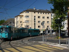 Ein Zug der Linie U5 kommt von der Betriebsstrecke vom BB Eckenheim