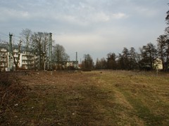 Nur die roten Markierungen lassen den zukünftigen Verlauf der Trasse erkennen.