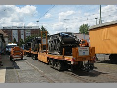 Auch für den Transport der Rolltreppen in die Tunnelstationen hinein und aus dem Tunnel heraus ist die Abteilung "Infrastruktur" zuständig.