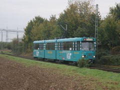 Als Schutzwagen folgt der P Fahrschulwagen