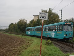 Als Schutzwagen folgt der P Fahrschulwagen