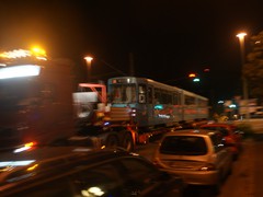 ...auf die Gegenfahrbahn...