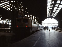 E 141 in ozeanblau beige in Frankfurt