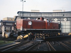 V290 048-8 auf der Drehscheibe im BW2 zu Frankfurt am Main