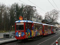 Auch im 21. Jh. ist der K-Wagen als Ebbel Ex noch Linien Einsatz. Hier in Neu Isenburg.