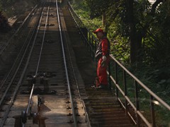 Hong Kong Peak Tramway ein Streckenarbeiter der mitgenommen wurde