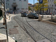 Vom Largo de Comores zweigt der stillgelegte Zweig zur "Bergstation" des Elevatore Santa Justa