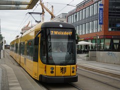 Ein NGT D12DD Zufahrt zur Station Hauptbahnhof