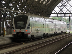 Ein BR 446 Twindexx Vario als IC in Dresden