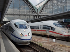 ICE3 Europa 406 001-8 getauft in Brüssel Anno 2019 Auf dem Nachbargleis ein ET 403