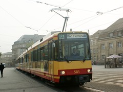 Ein Zg der Albtalbahn