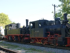 Einige Maschinen warten noch auf ihre Aufarbeitung.