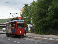 Noch Im Jahr 2011 kämpfte sich das Lieschen tapfer dem Gegenverkehr stellend entgegen, von der Stresemannalle kommend zur Stumpfendstelle am Oberforsthaus.