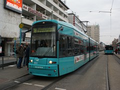 Ein Planzug der 18 an der Konstablerwache am Tag der Eröffnung