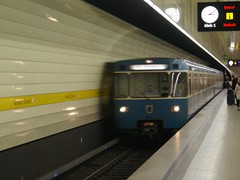 Ein Typ-A Zug der Linie U5 2016 am Stachus