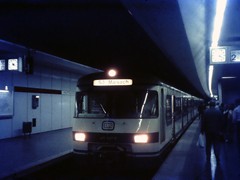 Auch die S-Bahn ist blau,- hier die spanische Lösung