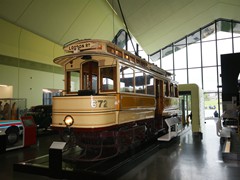 ....später der Straßenbahn.