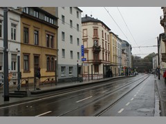 Nun ist es eine Stadtbahn Haltestelle mit barrierefreien Hochbahnsteigen