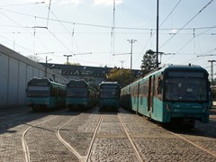 Die Abstellanlage in Heddernheim. Links ist die Waschhalle zu erkennen.