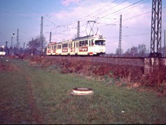Hier ein Mt-mt Zug in Höhe der VDM Werke in Hededernheim
